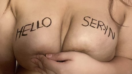 Foto di nudo di fuga di OnlyFans di Asian Seryn