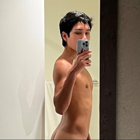 Foto di nudo di fuga di OnlyFans di Angelo Alejos
