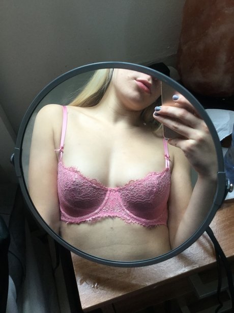 Foto di nudo di fuga di OnlyFans di Babe Vicky