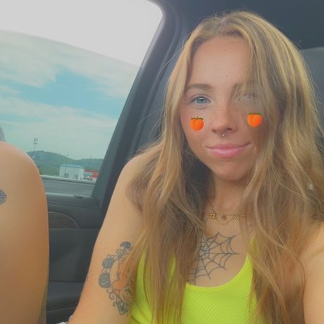 Foto di nudo di fuga di OnlyFans di Bambi Candi