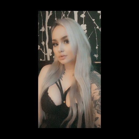 Foto di nudo di fuga di OnlyFans di Babelikelucy