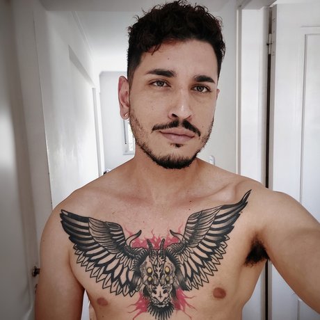 Foto di nudo di fuga di OnlyFans di Max