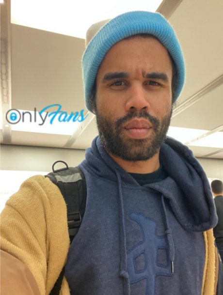 Foto di nudo di fuga di OnlyFans di Max Ahundo