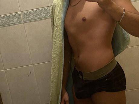 Foto di nudo di fuga di OnlyFans di Mauro Delgado