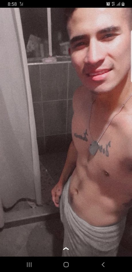 Foto di nudo di fuga di OnlyFans di Muro12