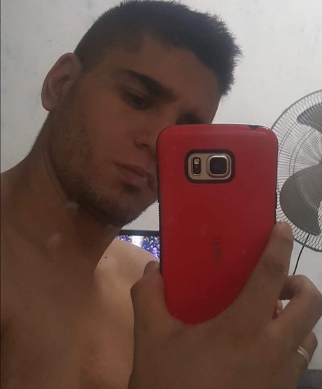 Foto di nudo di fuga di OnlyFans di Mauricapital