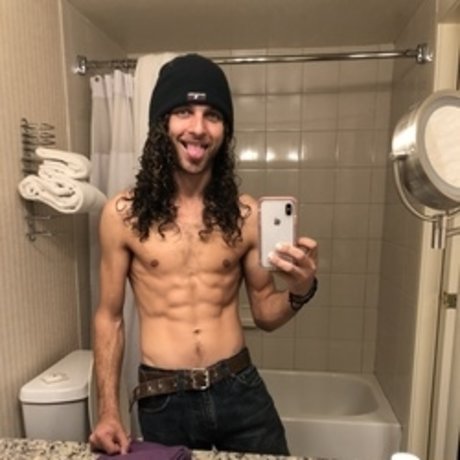 Foto di nudo di fuga di OnlyFans di Mckenzie
