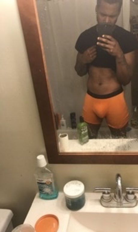Foto di nudo di fuga di OnlyFans di Mostwanted