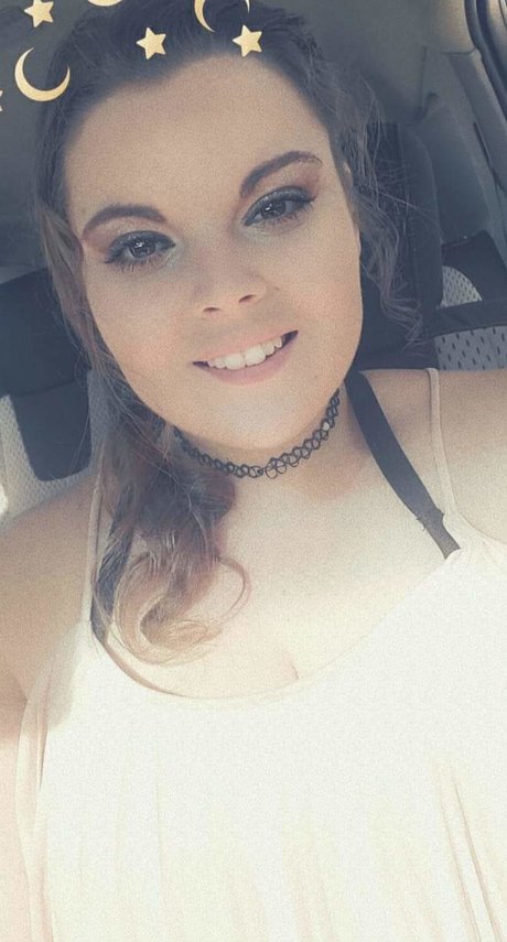 Foto di nudo di fuga di OnlyFans di Shania Bell