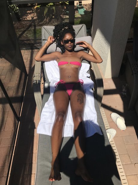 Foto di nudo di fuga di OnlyFans di Dimes 