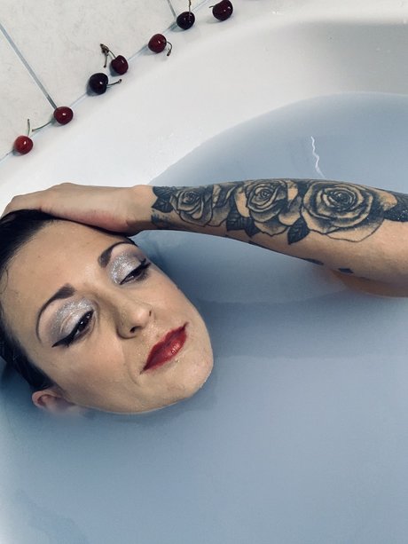 Foto di nudo di fuga di OnlyFans di Lucia