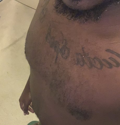 Foto di nudo di fuga di OnlyFans di Joe Samas