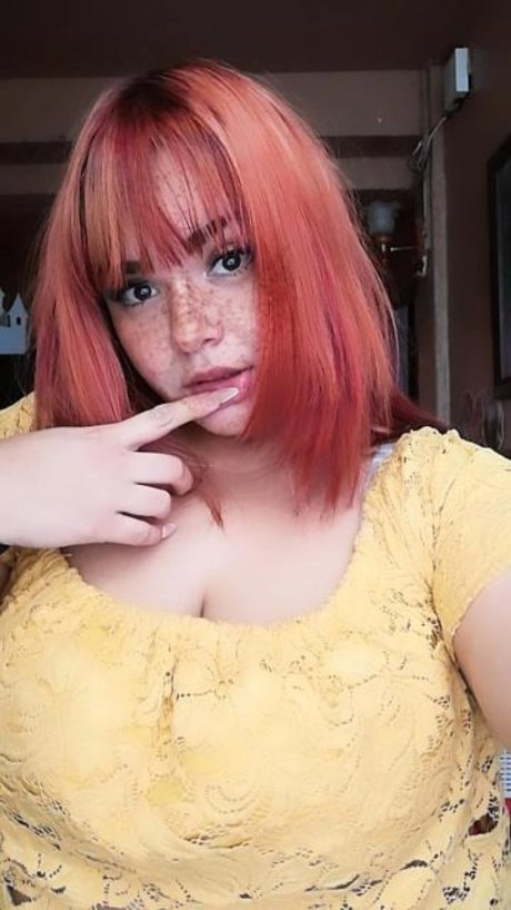 Foto di nudo di fuga di OnlyFans di Matzayani