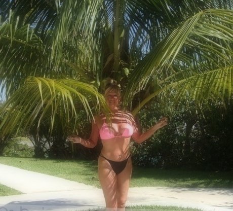 Foto di nudo di fuga di OnlyFans di Mature Sandy B Free