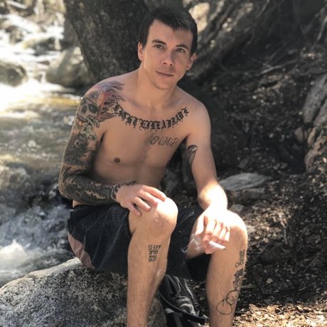 Foto di nudo di fuga di OnlyFans di Matty Boi