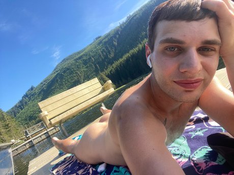 Foto di nudo di fuga di OnlyFans di Mathieu Allen