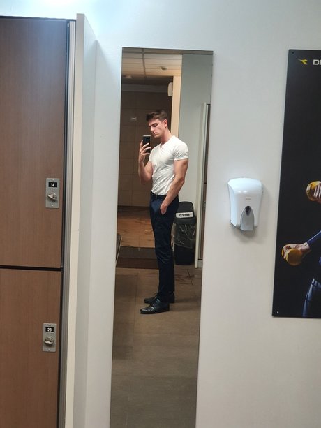 Foto di nudo di fuga di OnlyFans di Matteo Marzari