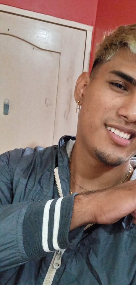 Foto di nudo di fuga di OnlyFans di Matias Eduardo