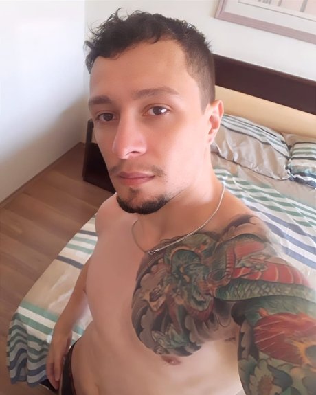 Foto di nudo di fuga di OnlyFans di  Matheus Boy