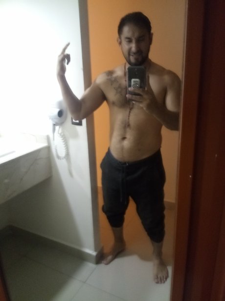 Foto di nudo di fuga di OnlyFans di Juan Massaro