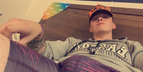 Foto di nudo di fuga di OnlyFans di Mason Trek