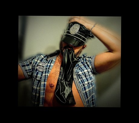Foto di nudo di fuga di OnlyFans di Masked Daddy 