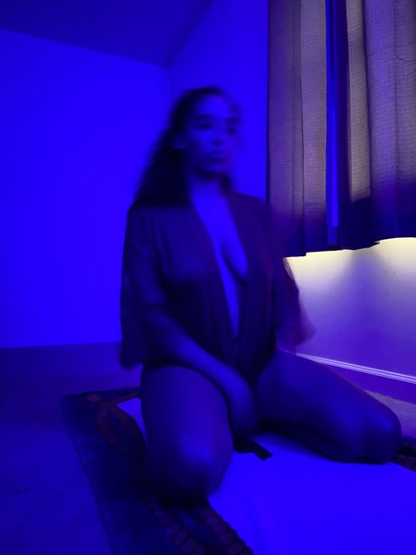 Foto di nudo di fuga di OnlyFans di Medusa West