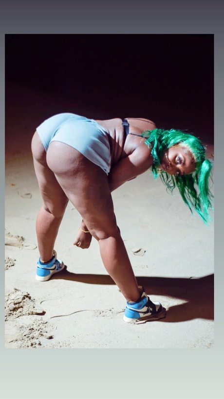 Foto di nudo di fuga di OnlyFans di Freaky Blackshaa  Thefox 