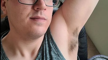 Foto di nudo di fuga di OnlyFans di Bearlyhairy