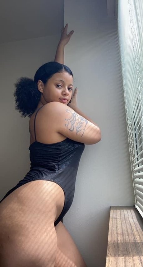 Foto di nudo di fuga di OnlyFans di Beauty