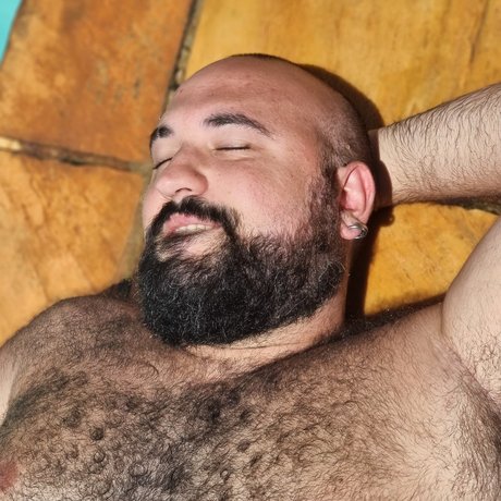 Foto di nudo di fuga di OnlyFans di Bearsnow