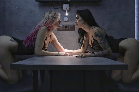 Foto di nudo di fuga di OnlyFans di Liza And Lili