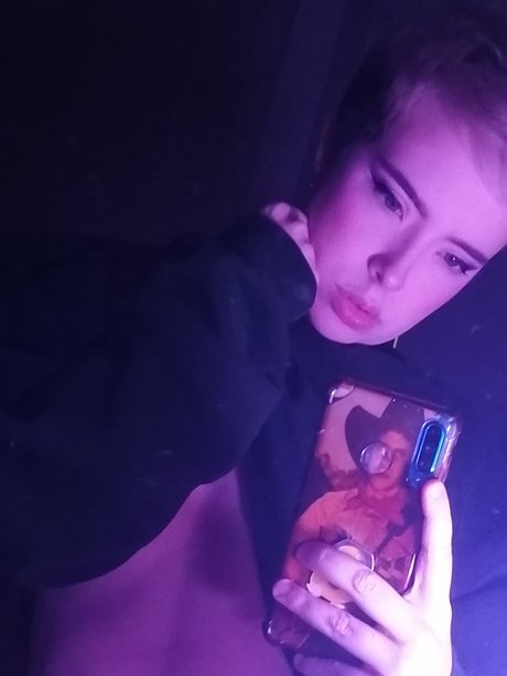 Foto di nudo di fuga di OnlyFans di Beauclair Peach