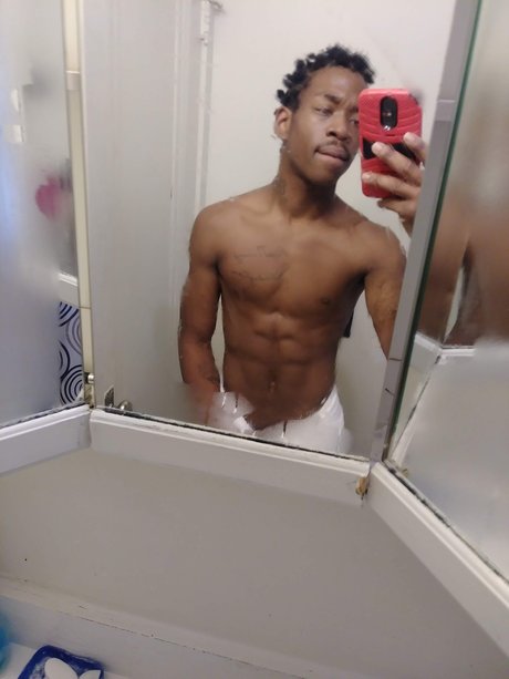 Foto di nudo di fuga di OnlyFans di Al