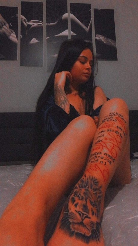 Foto di nudo di fuga di OnlyFans di Medeea