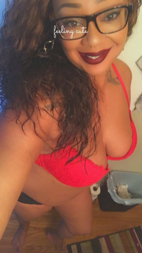 Foto di nudo di fuga di OnlyFans di Kiki Not Kinky