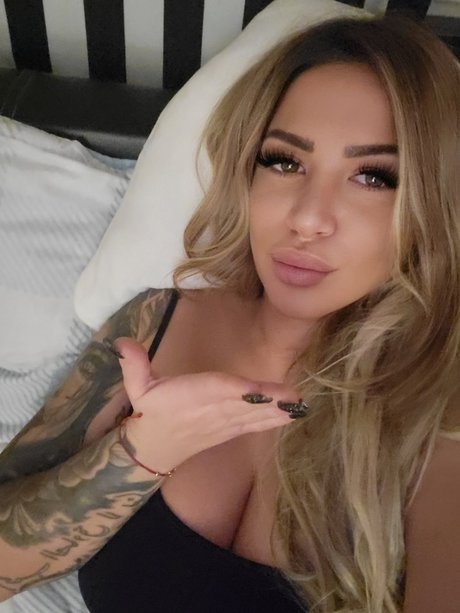 Foto di nudo di fuga di OnlyFans di Chloxxx