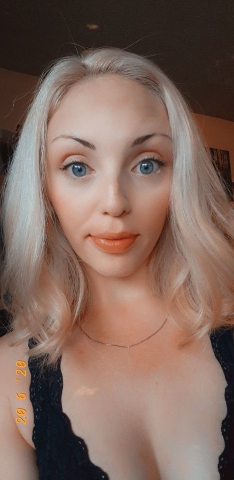 Foto di nudo di fuga di OnlyFans di Meadow