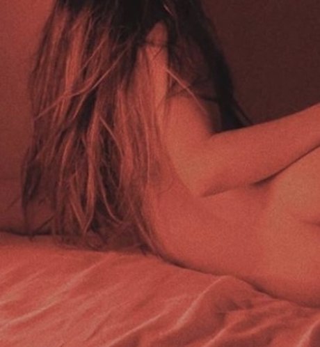 Foto di nudo di fuga di OnlyFans di M