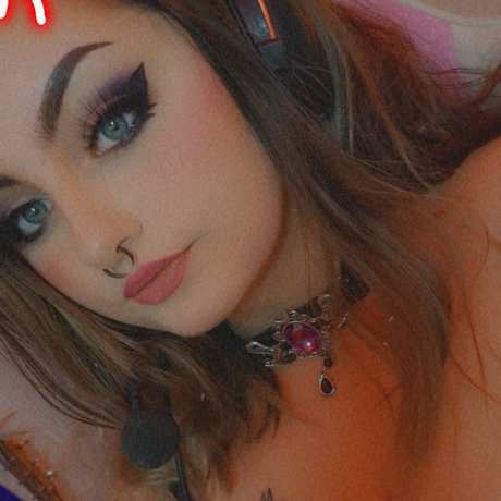 Foto di nudo di fuga di OnlyFans di  Meninesukcs