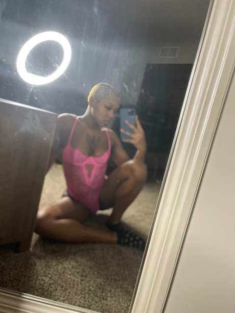 Foto di nudo di fuga di OnlyFans di Sheilah Grey