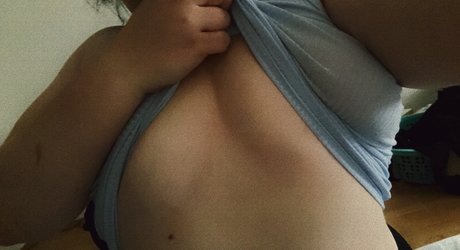 Foto di nudo di fuga di OnlyFans di Maya