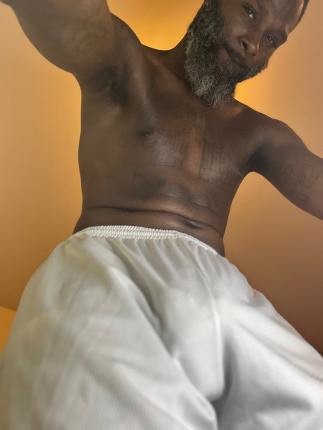 Foto di nudo di fuga di OnlyFans di Max Sterling