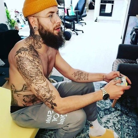 Foto di nudo di fuga di OnlyFans di Maxxy