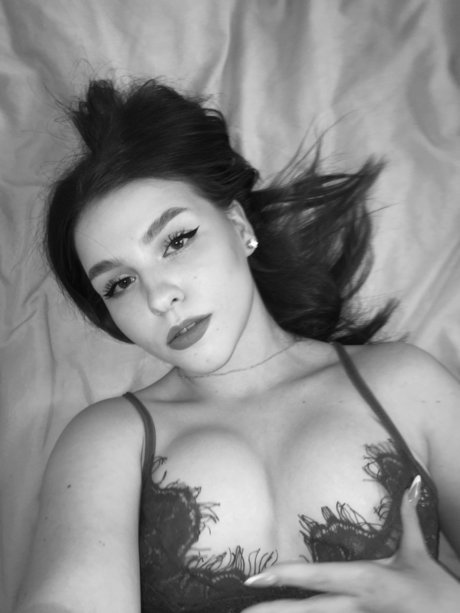 Foto di nudo di fuga di OnlyFans di Sunny Girl