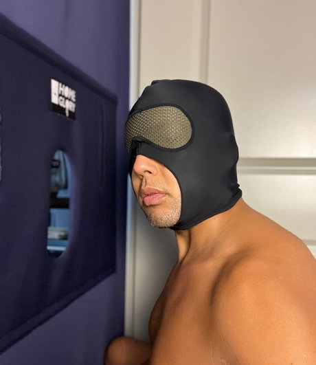 Foto di nudo di fuga di OnlyFans di Mens Gloryhole
