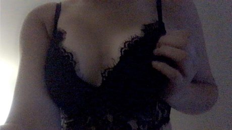 Foto di nudo di fuga di OnlyFans di Bella Ramoz