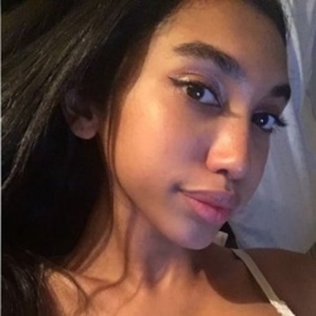 Foto di nudo di fuga di OnlyFans di Alyssa Cova 