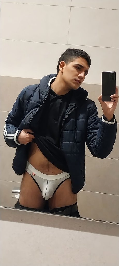 Foto di nudo di fuga di OnlyFans di Bed Breaker