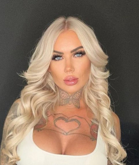 Foto di nudo di fuga di OnlyFans di Megan Louise